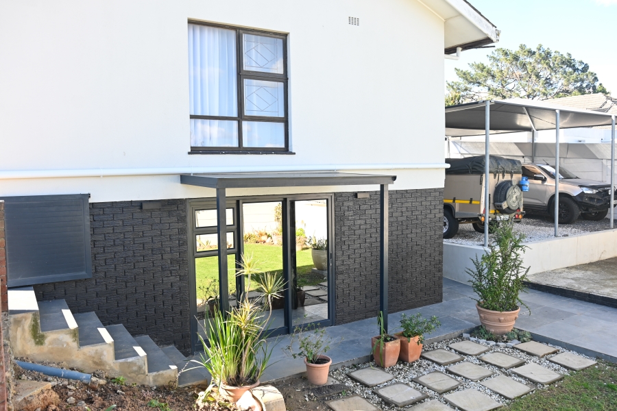 3 Bedroom Property for Sale in The Links Western Cape